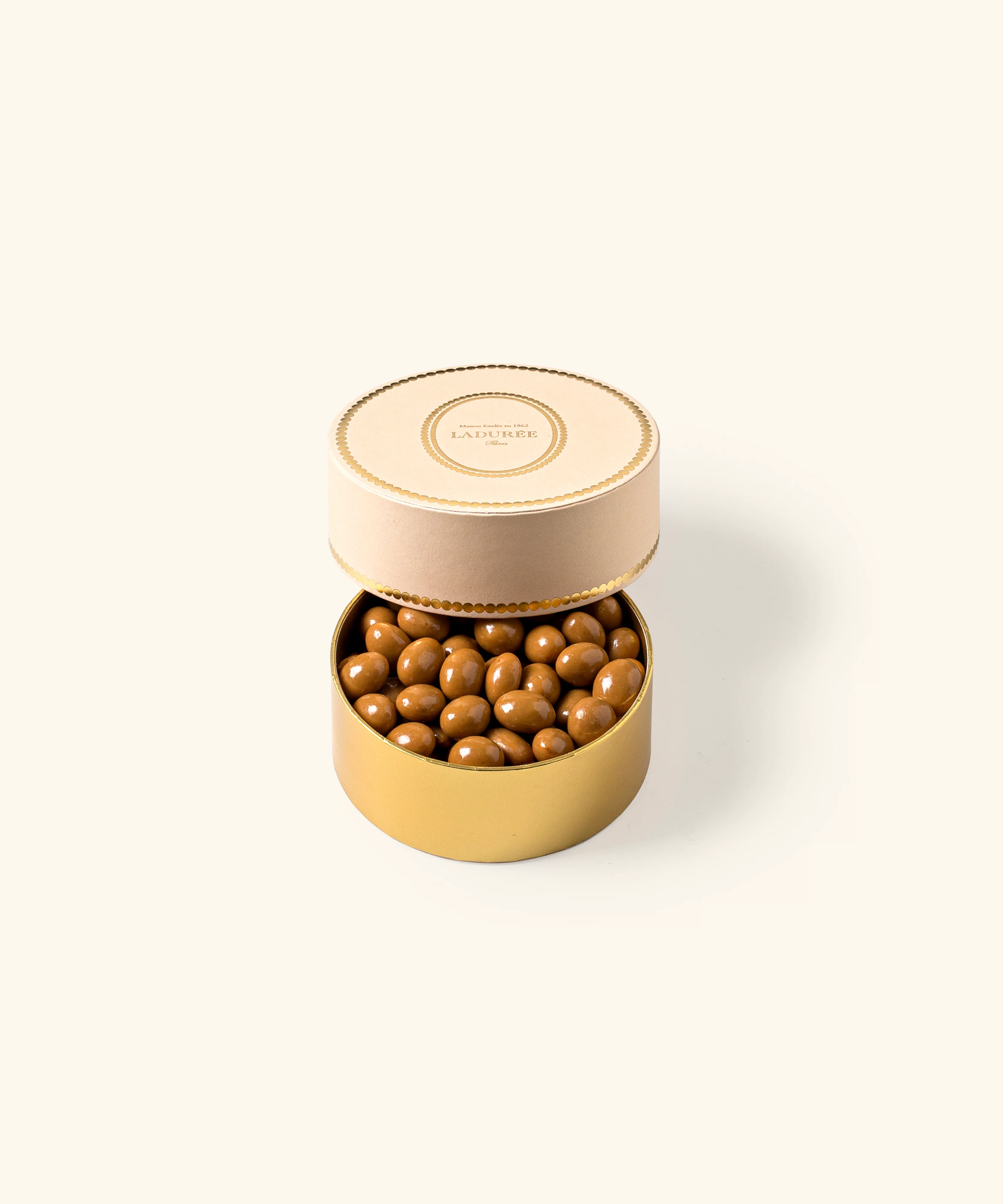 Coffret de perles chocolatées cacahuète caramel